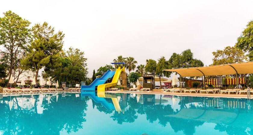 Armas Green Fugla Beach