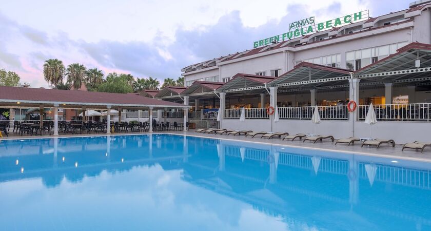 Armas Green Fugla Beach