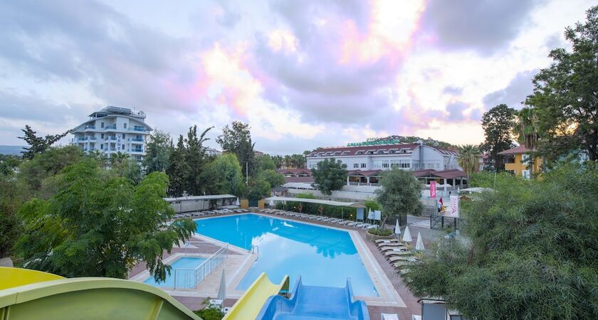 Armas Green Fugla Beach