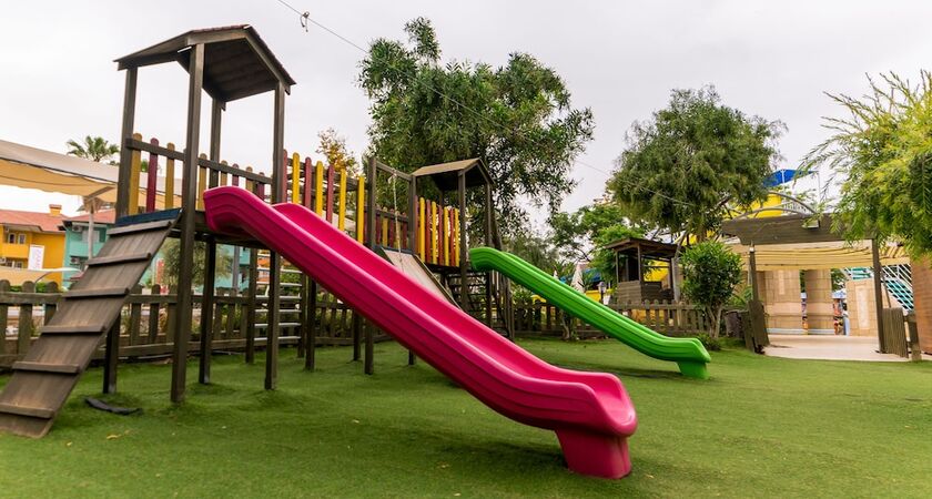 Armas Green Fugla Beach