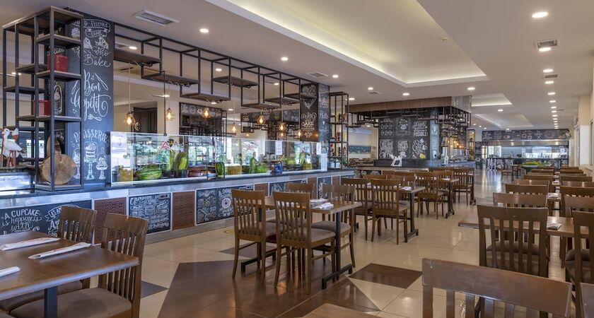 Armas Green Fugla Beach