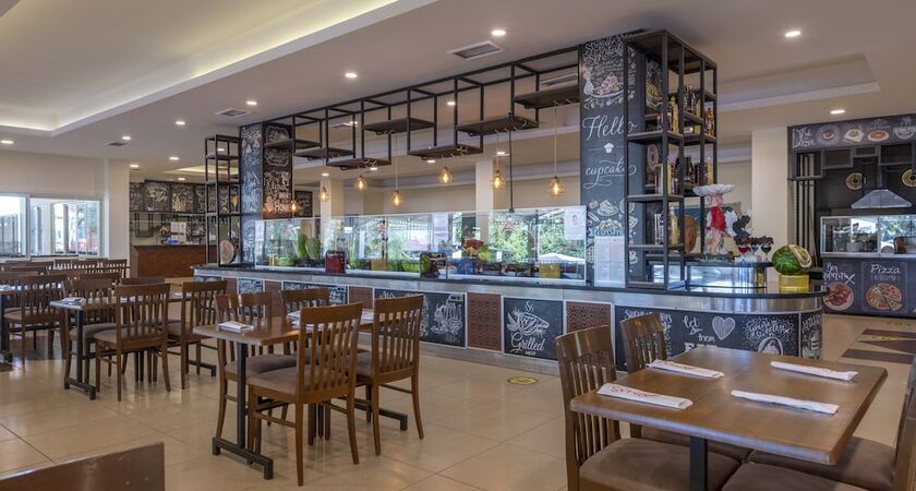 Armas Green Fugla Beach