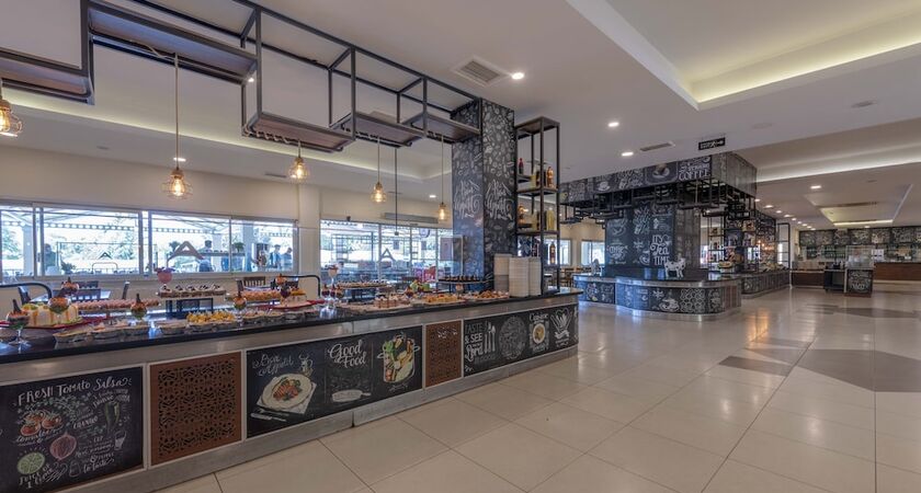 Armas Green Fugla Beach