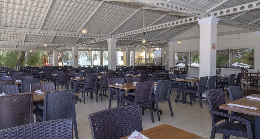 Armas Green Fugla Beach