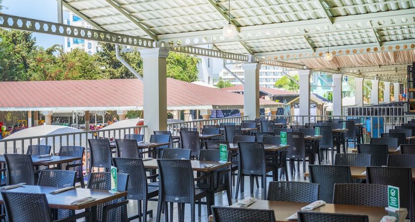 Armas Green Fugla Beach