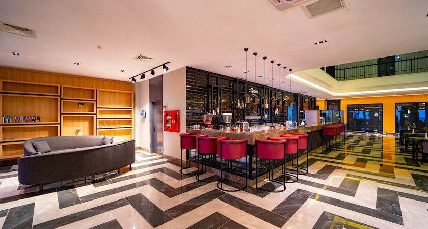 NoxInn Deluxe Hotel