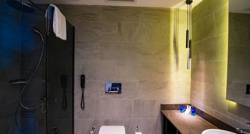 NoxInn Deluxe Hotel