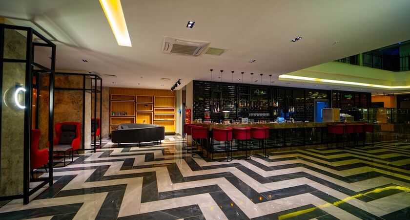 NoxInn Deluxe Hotel