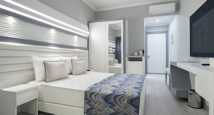 Blue Marlin Deluxe Spa & Resort
