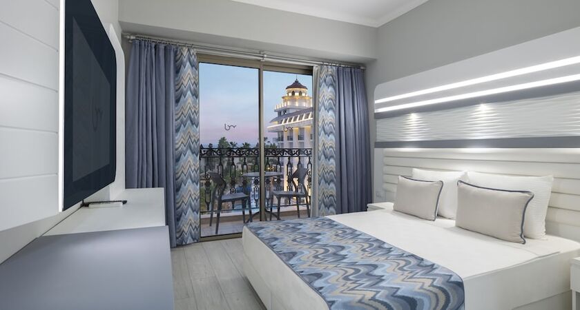 Blue Marlin Deluxe Spa & Resort