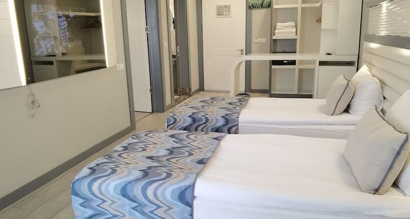 Blue Marlin Deluxe Spa & Resort