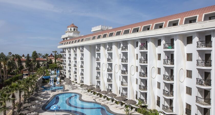 Blue Marlin Deluxe Spa & Resort