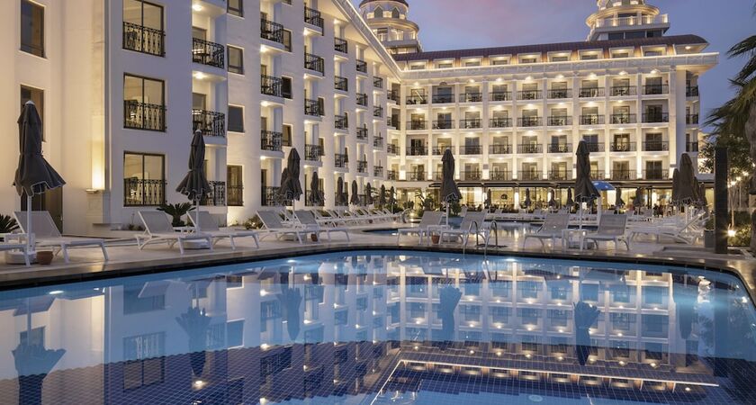 Blue Marlin Deluxe Spa & Resort