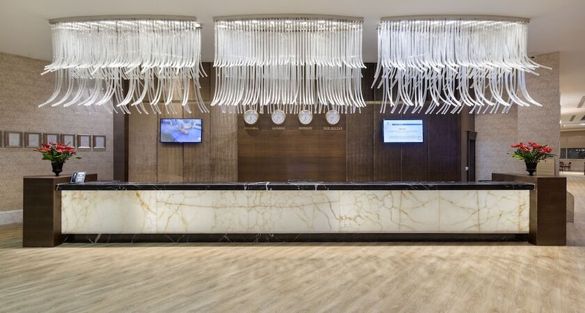 Alva Donna World Palace