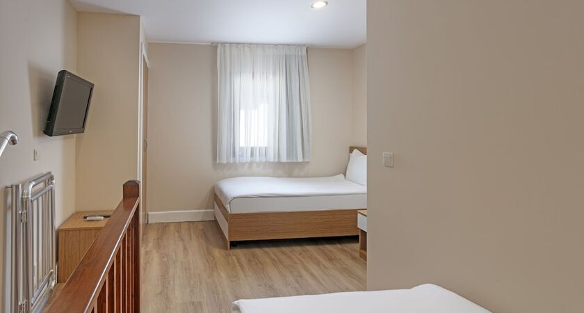 Alva Donna World Palace