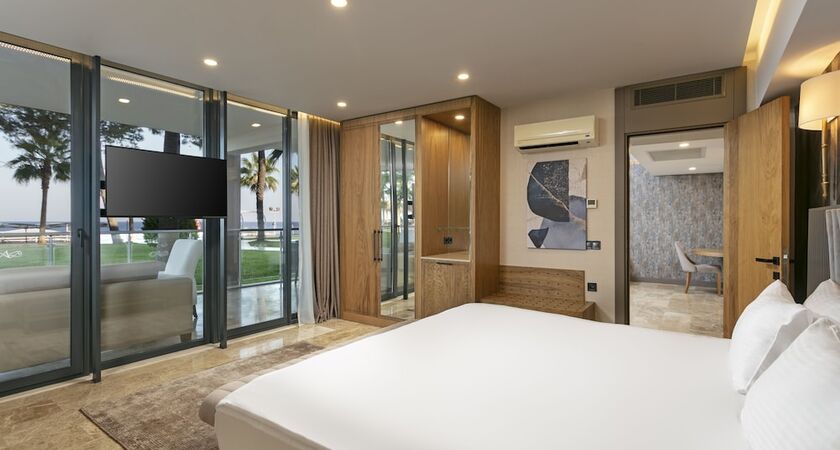 Alva Donna World Palace