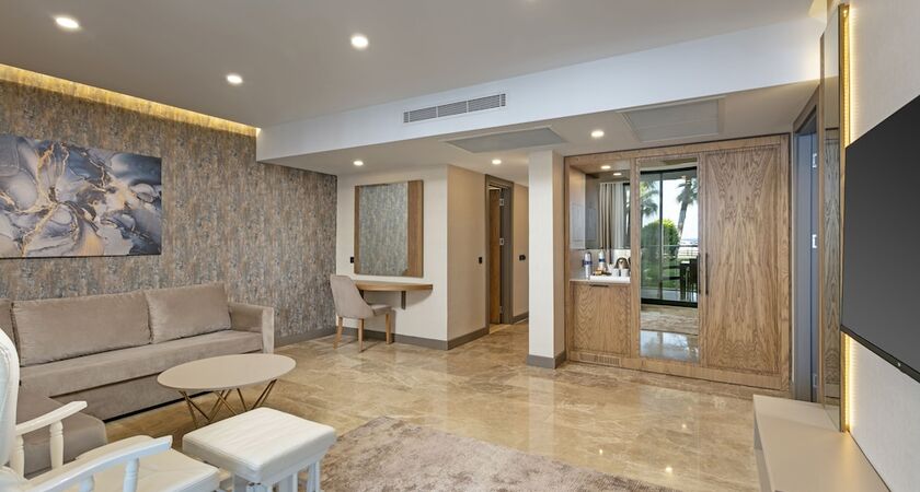 Alva Donna World Palace