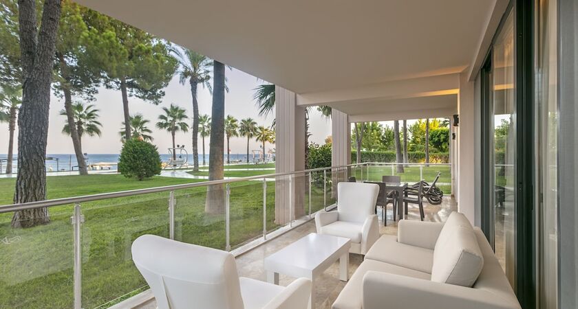 Alva Donna World Palace