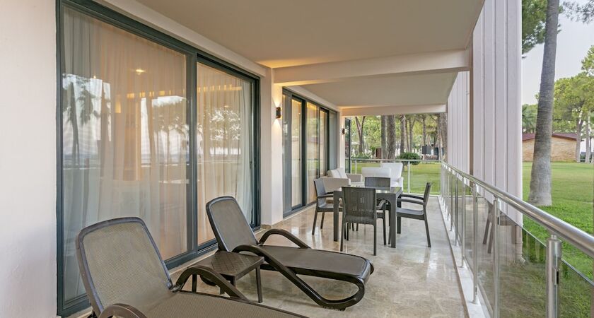 Alva Donna World Palace