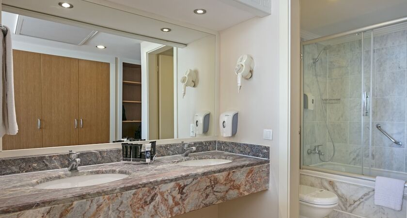 Alva Donna World Palace