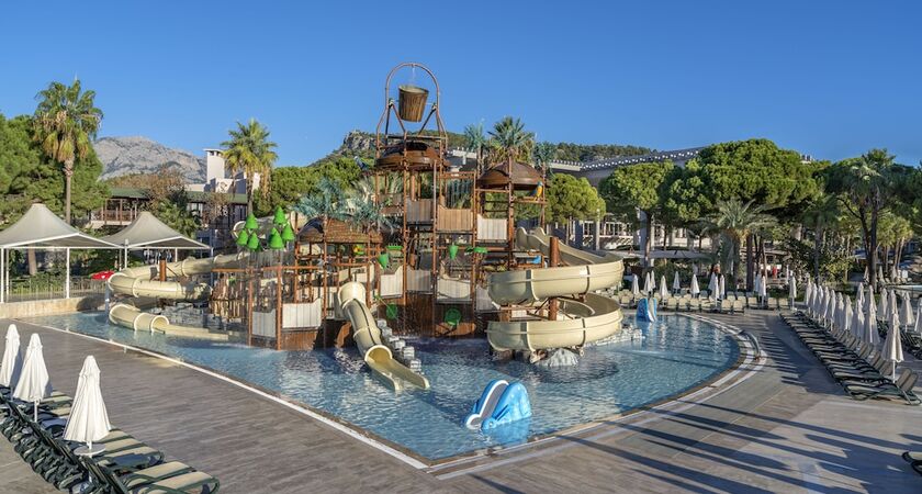 Alva Donna World Palace