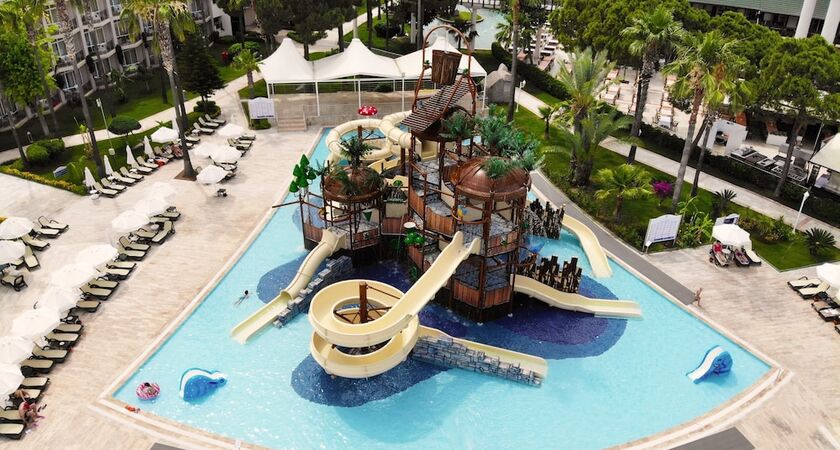 Alva Donna World Palace