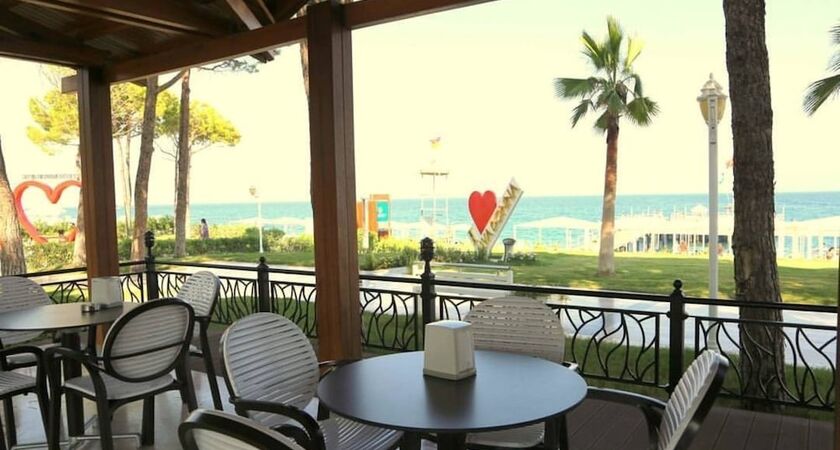 Alva Donna World Palace