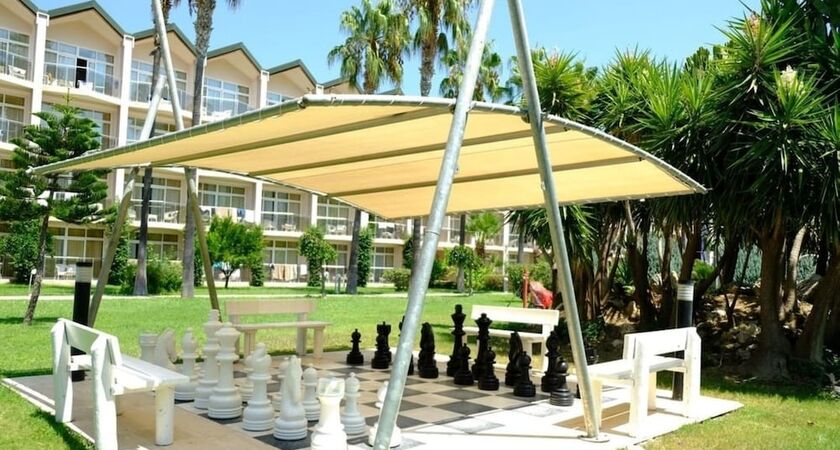 Alva Donna World Palace