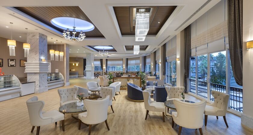 Alva Donna World Palace