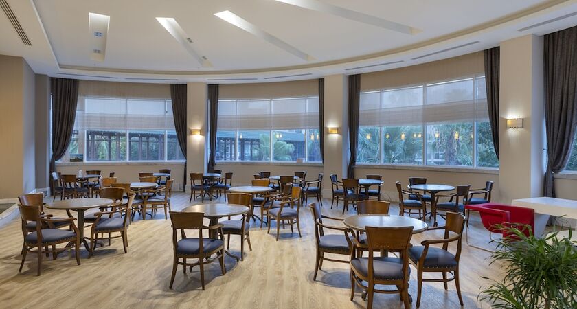 Alva Donna World Palace