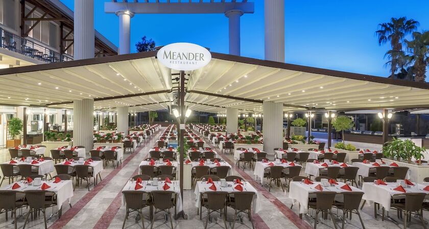 Alva Donna World Palace