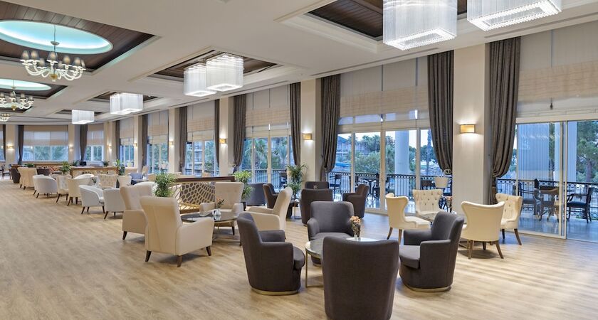 Alva Donna World Palace