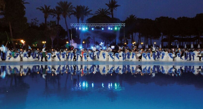 Alva Donna World Palace