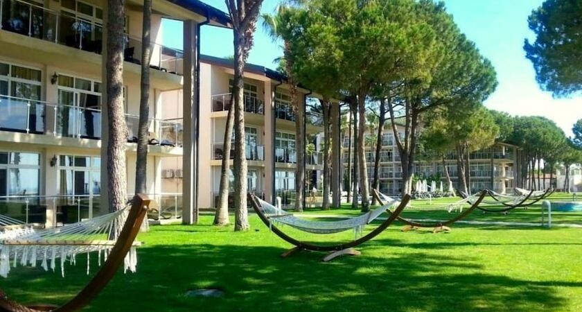 Alva Donna World Palace