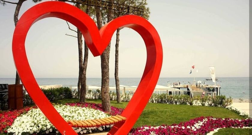 Alva Donna World Palace