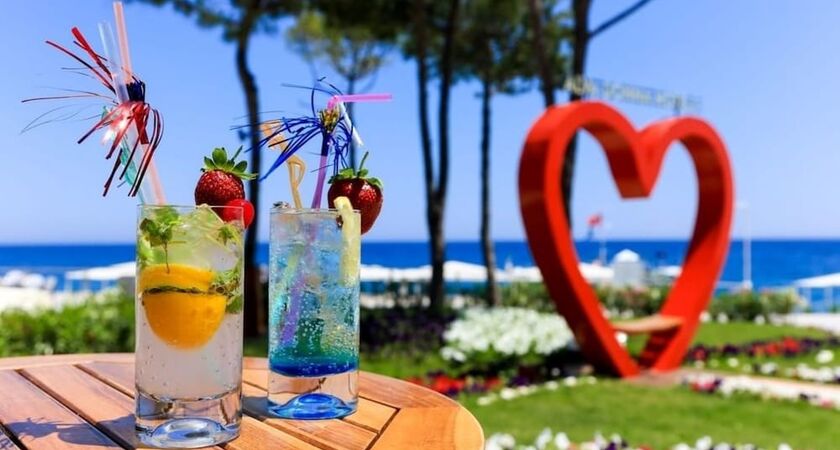 Alva Donna World Palace