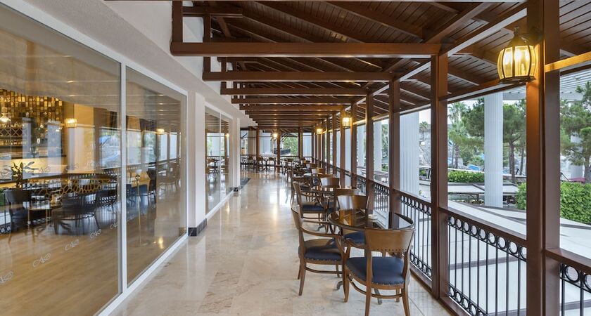 Alva Donna World Palace