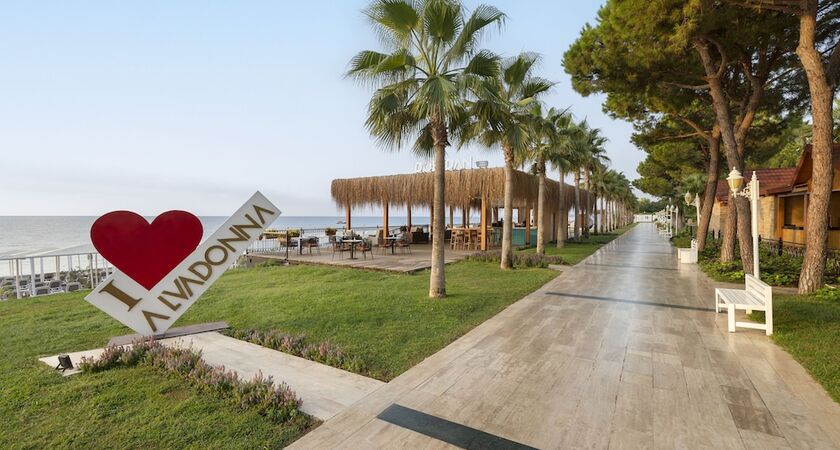 Alva Donna World Palace