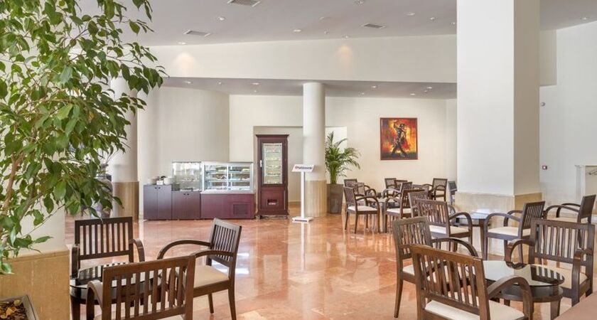 Seven Seas Hotel Life