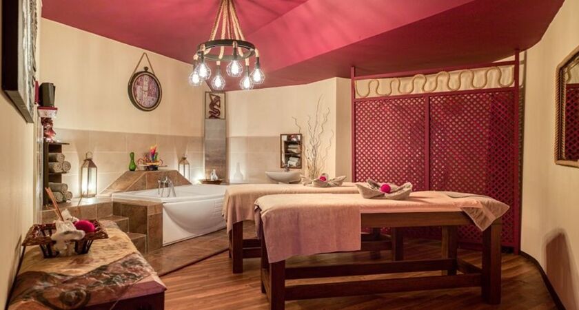 Seven Seas Hotel Life