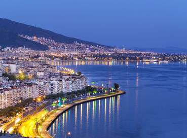 19 Mayıs'a Özel Çeşme Ilıca Plajı & Kuşadası Turu