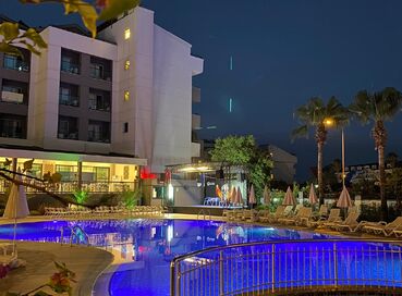 İSTANBUL BEACH HOTEL