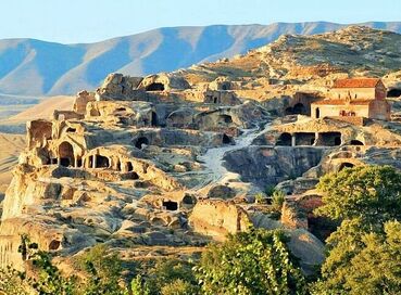 UÇAKLI TİFLİS BATUM TURU